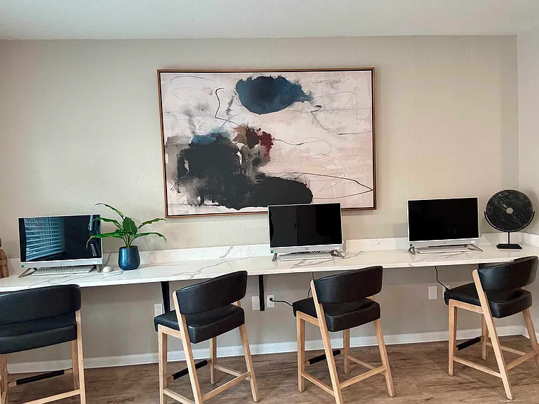 Marine Park Apartments — Photo 6