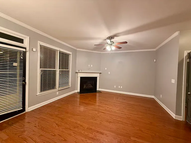 1656 Oakbrook Lake Dr — Photo 4