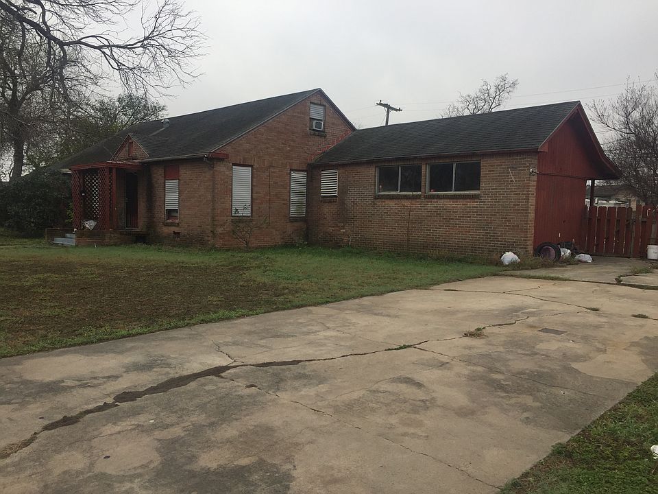 1st image of 3601 S Saxet Dr