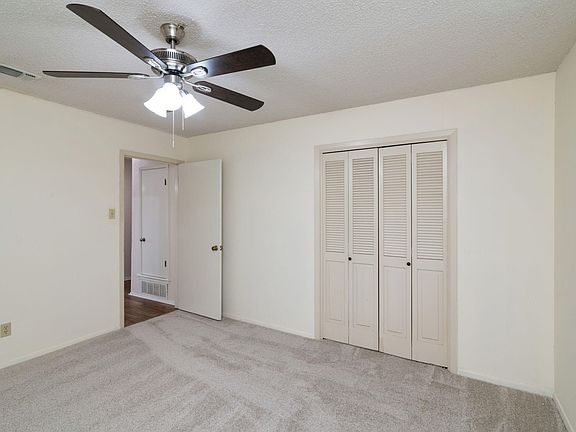 3rd image of 6203 Circo Dr