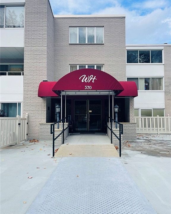 1st image of 520 Meredith Ln APT 107