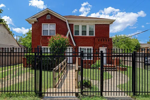 3002 Isabella St Photo 1