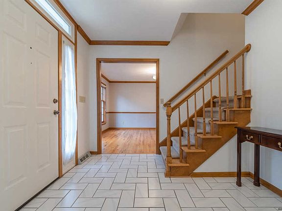 4th image of 32 Thoroughbred Way