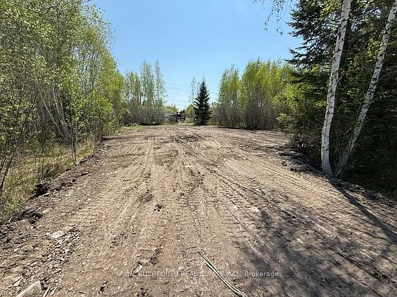 2nd image of 2667 Russland Rd