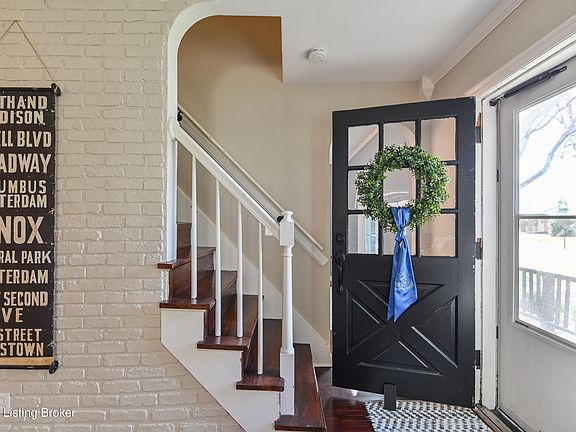 5th image of 211 Merriman Rd