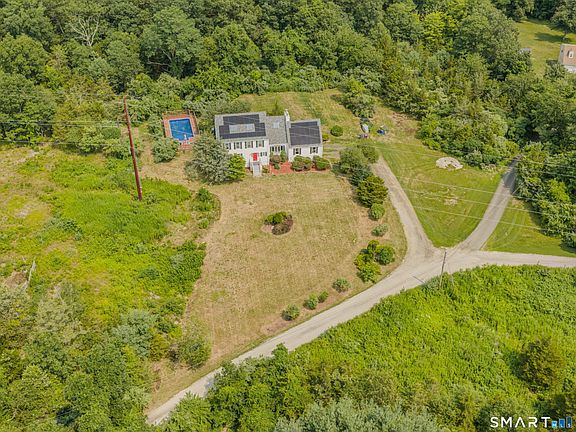 2nd image of 70 Stepstone Hill Road