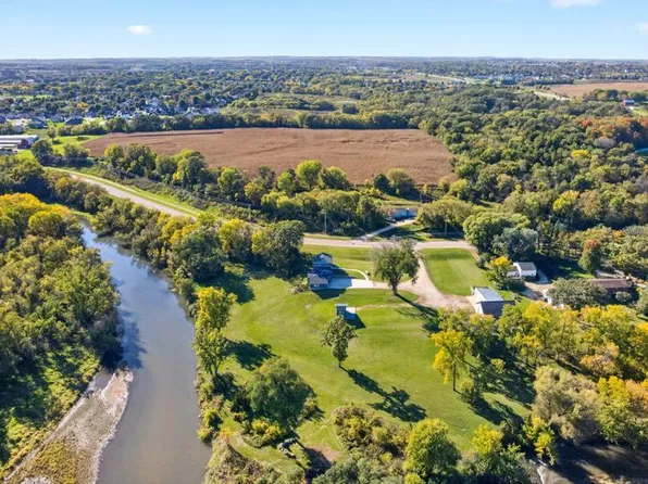 5006 W River Rd NW, Rochester, MN 55901