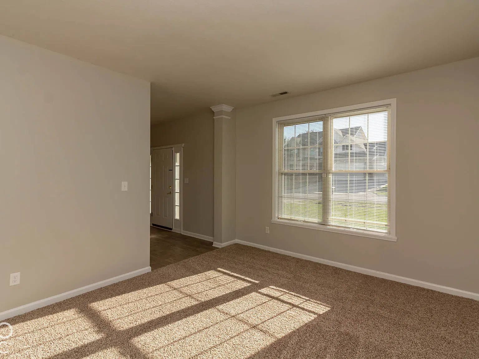 4 bed, 2.5 bath, 2184 sqft, $2,000 — Photo 3