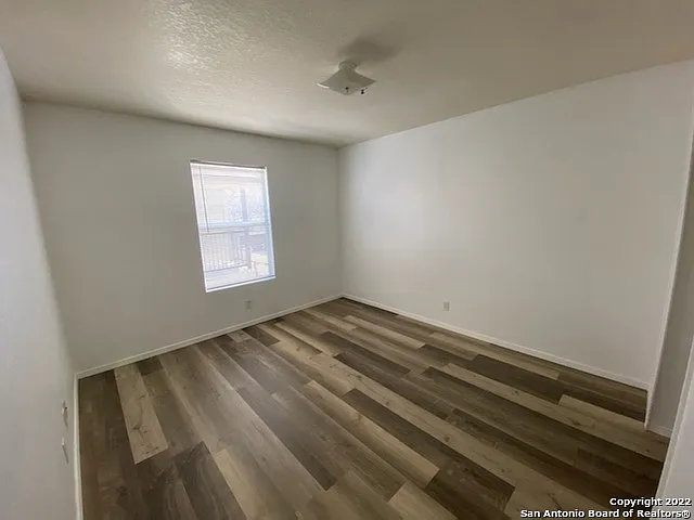 930 Drury Ln #4 — Photo 7