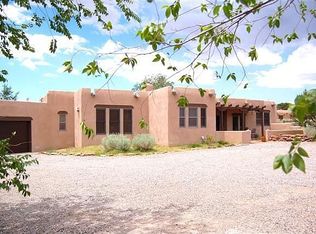 2520 Calle Del Sol, Santa Fe, NM 87505