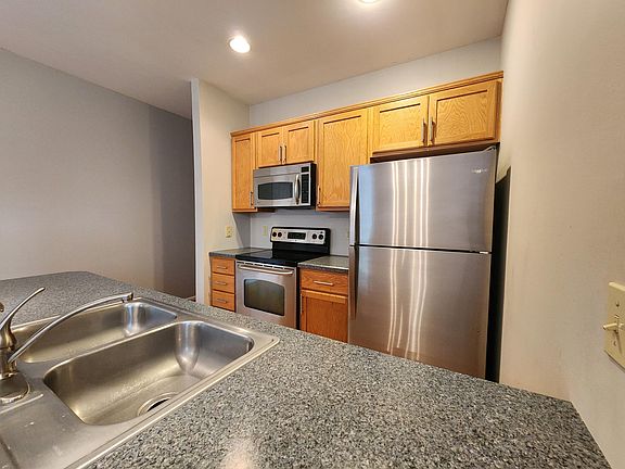 5th image of 154-154 Bridge St #D