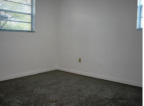 3rd image of 3021 Herbert Ln