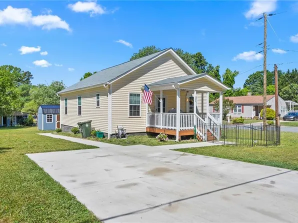 700 English St, Thomasville, NC 27360