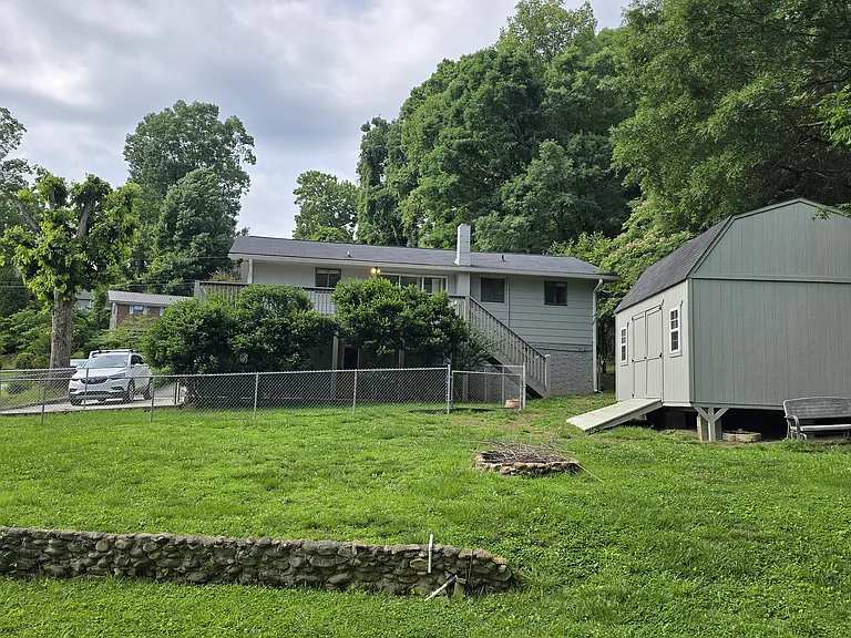 1323 Easy Ln — Photo 17