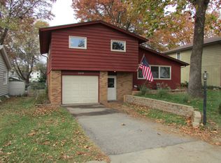 2019 SW Meadow Ln, Topeka, KS 66604