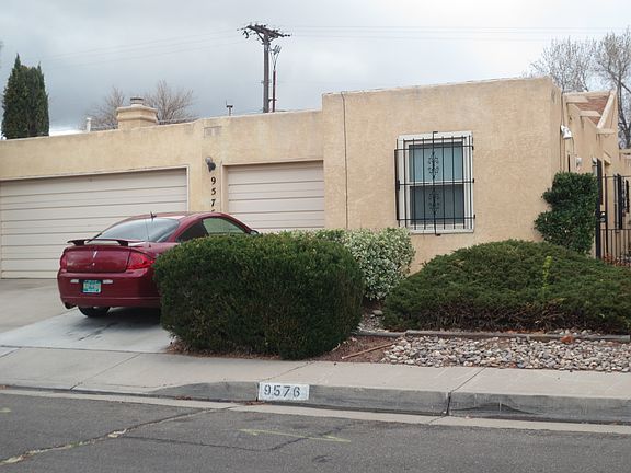2nd image of 9576 Sierra Vista Ct NE