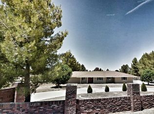 14420 Ricaree Rd, Apple Valley, CA 92307