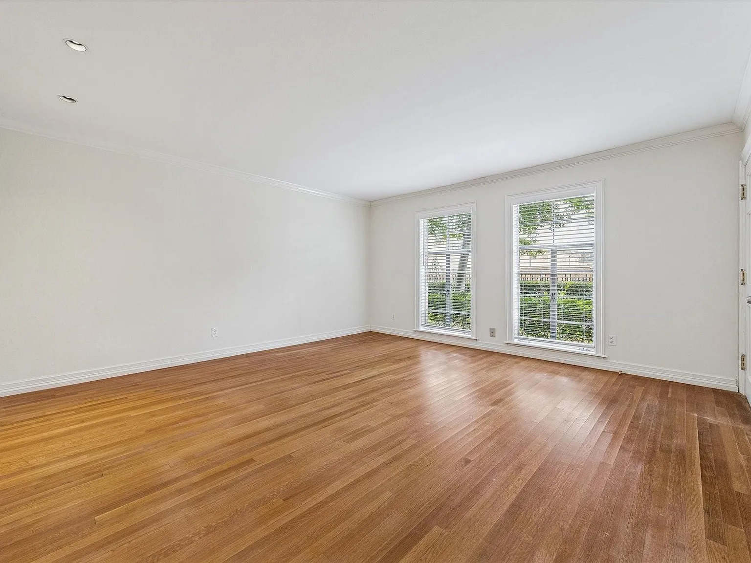 1 bed, 1.0 bath, 891 sqft, $1,800 — Photo 3