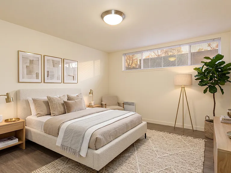 Phinney 12 Apartments — Photo 37