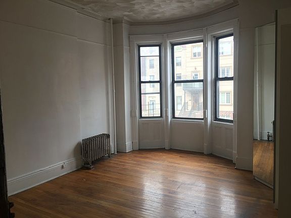 2nd image of 974 Bedford Ave APT 2L