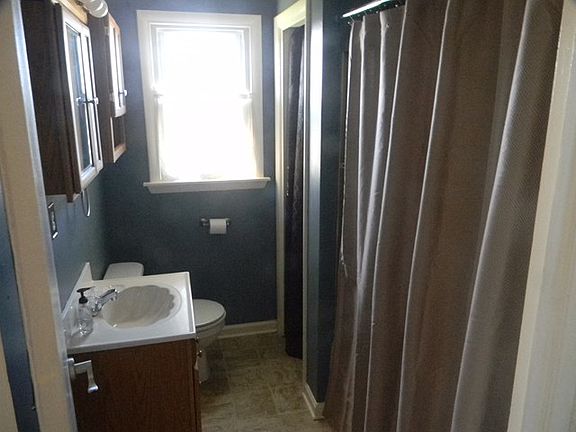 3rd image of 182 Fortner Ave