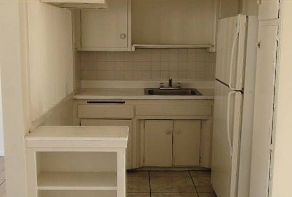 Kitchen w/ Refrigerator