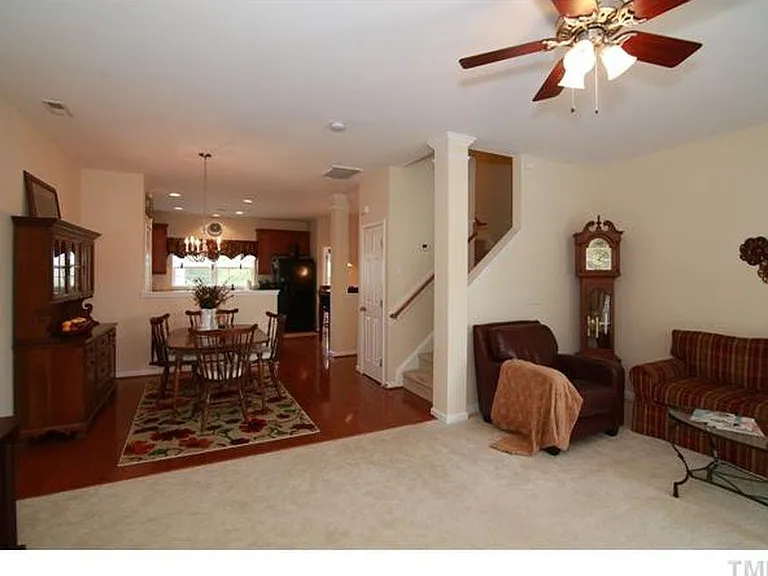 Living room/dining room