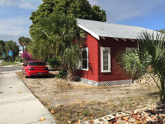 2nd image of 114 SE 2nd Ave