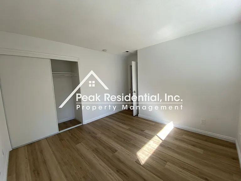 1120 Morton Ct — Photo 17