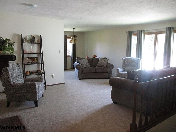 3rd image of 3526 Evergreen Dr