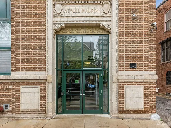 221 E Cullerton St APT 417, Chicago, IL 60616