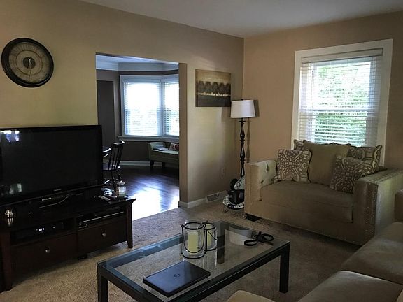 Living room to Dining Room