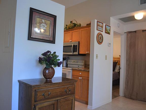 5th image of 406 Beach Park Ln #164
