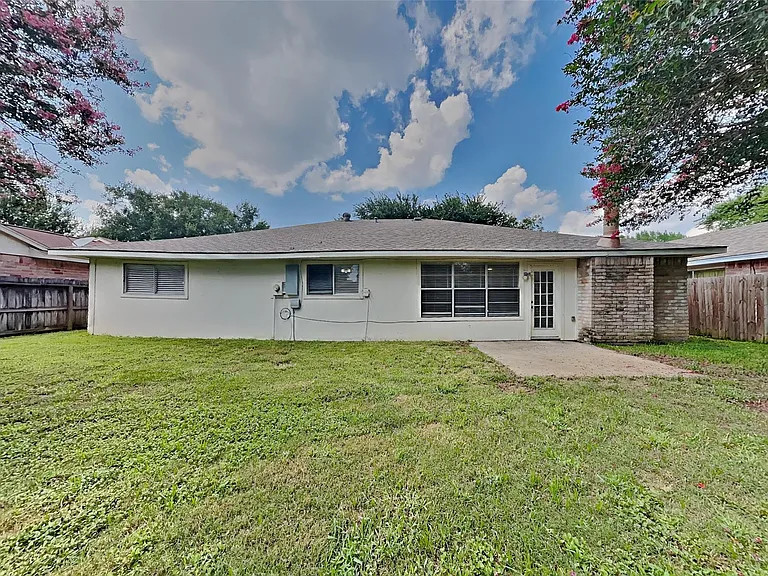 14227 Bella Dr — Photo 16