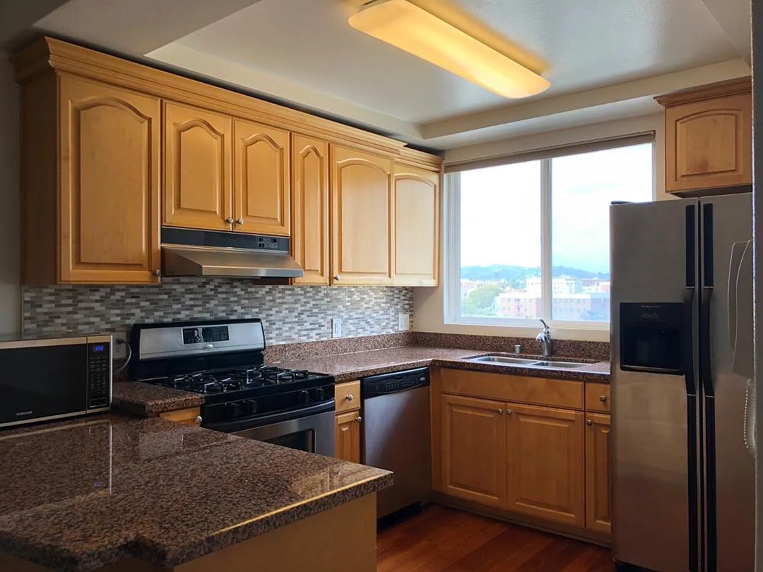3 bed, 1125 sqft, $3,450 — Photo 4