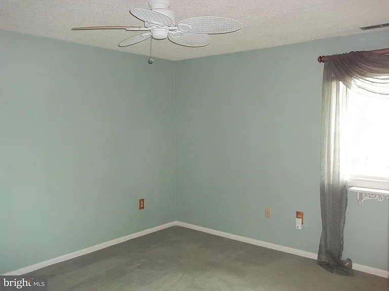 1203 Ravens Crest Dr — Photo 8