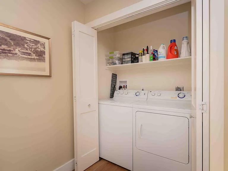 5366 Chelsea St — Photo 29
