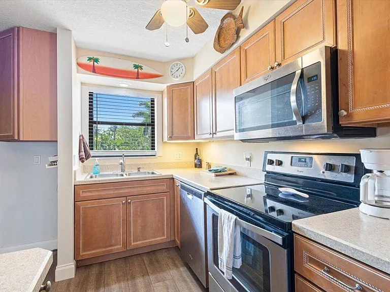 1300 Seaway Dr #B10 — Photo 9