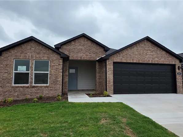 209 Collie Ave, Lowell, AR 72745