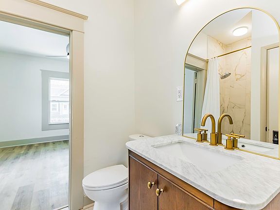 5th image of 400 E Highland Ave #1