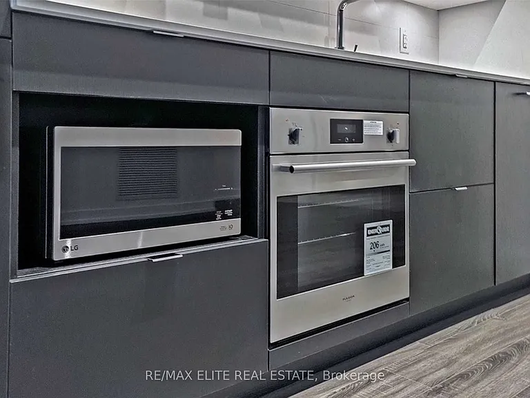 20 Edward St #1307 — Photo 20