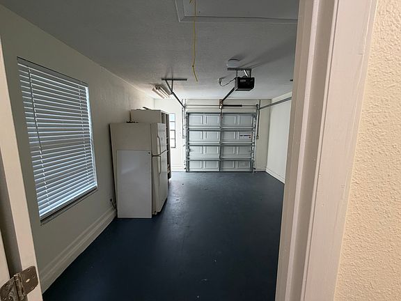 4th image of 1042 Willowood Ln