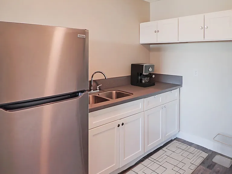 Stewart Arms - Apartments For Rent Las Vegas - Newly Renovated