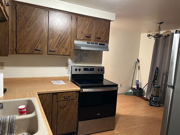 5th image of 1629 Arnold Dr
