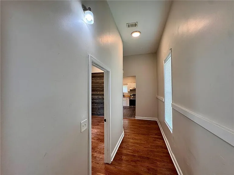 957 Coleman St SW — Photo 5
