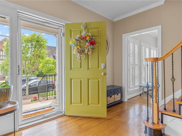 366 Robert Frost St, Newport News, VA 23606