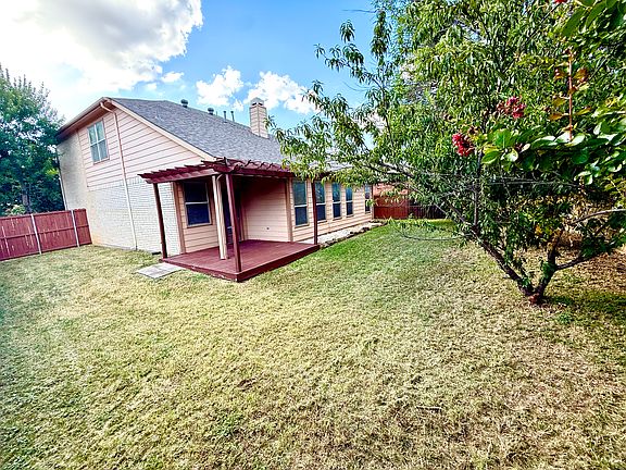 3rd image of 4000 Juniper Ct
