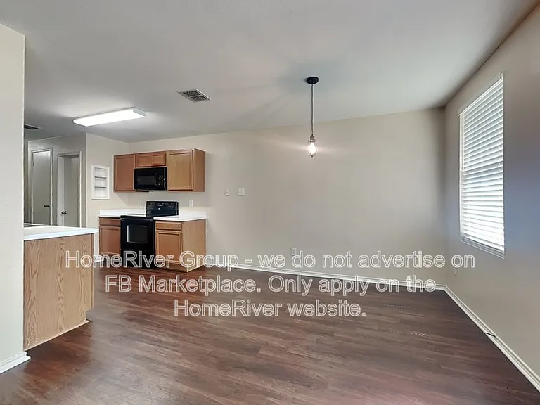 3013 Meadow Bluff Dr — Photo 6