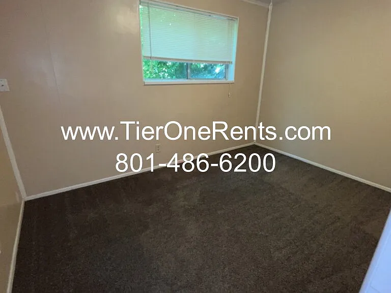 619 Angie Cir — Photo 14