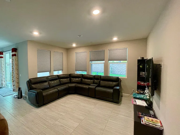 10854 Olivia Way — Photo 8